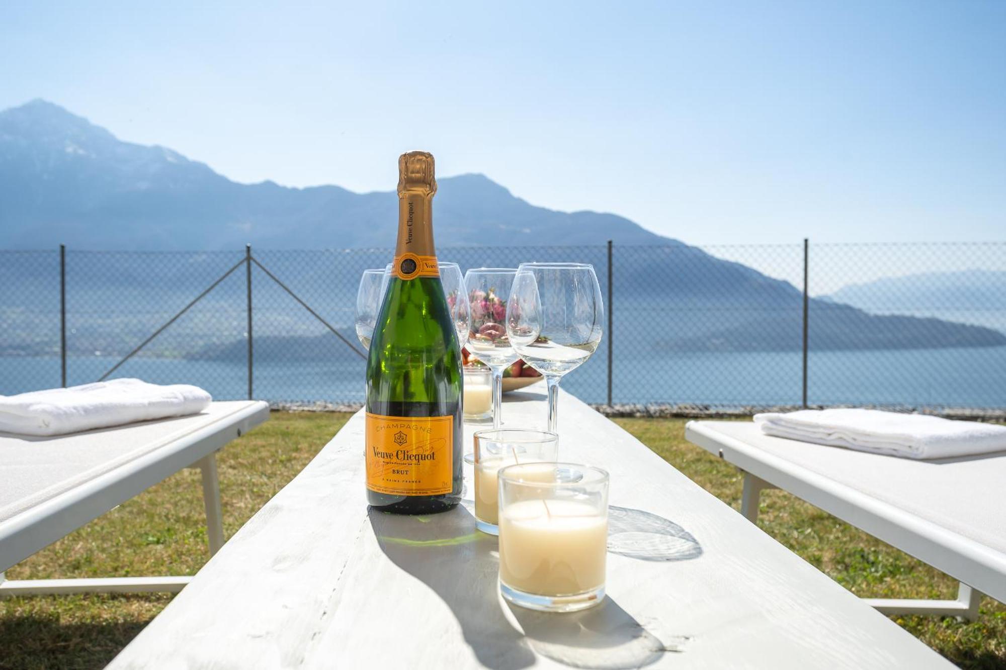 Valarin Luxury & Wellness, By Rent Apartment Vercana